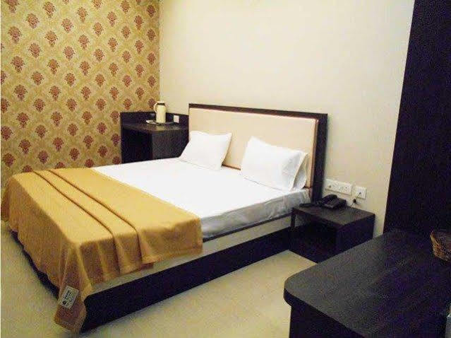Hotel Janki International By Keymagics Varanasi Dış mekan fotoğraf